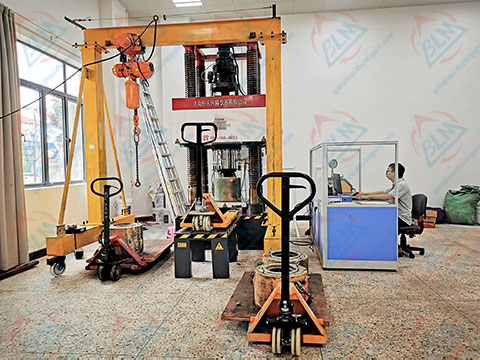 千斤頂計量檢定室圖片 千斤頂計量檢定室圖片